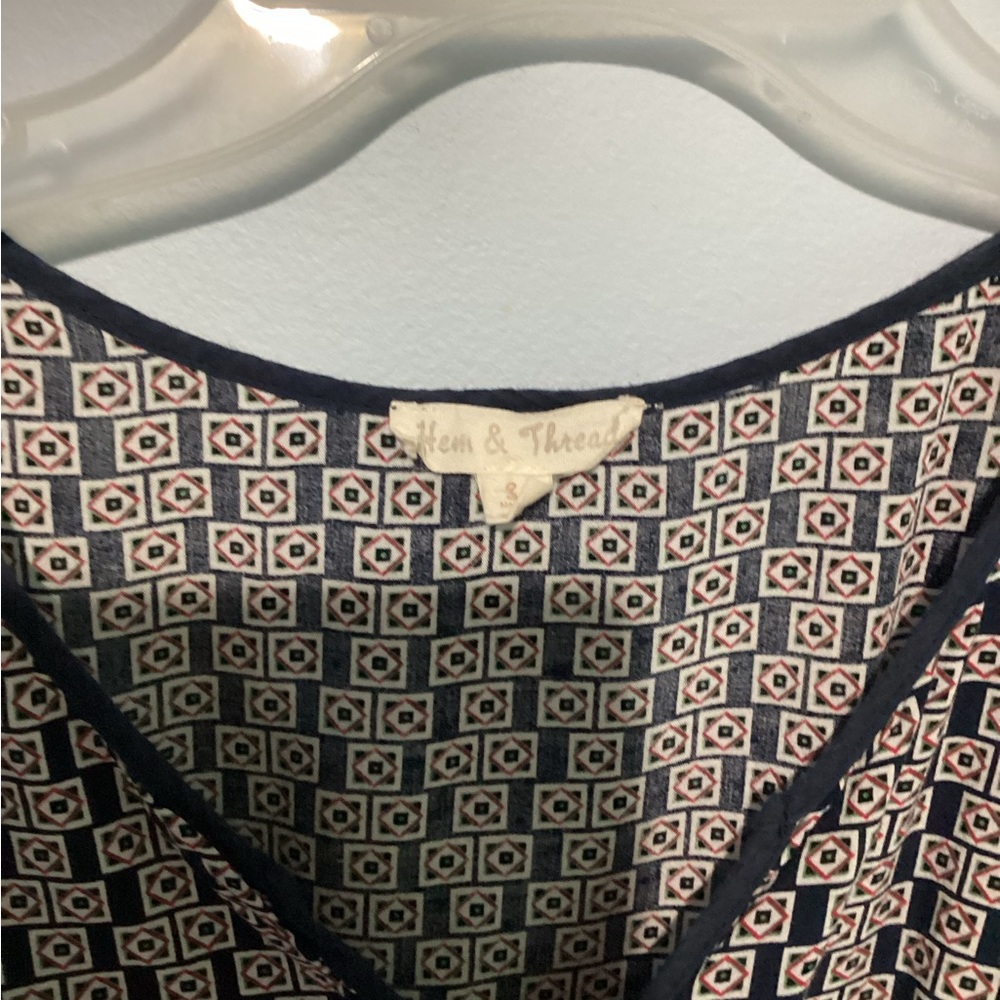 Hem & Thread Small Women’s Tank Multi Pattern - Picture 2 of 8
